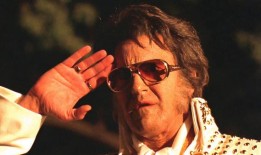 Bruce Campbell和Don Coscarelli庆祝Bubba Ho-Tep成立一周年