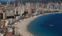 欧盟证实，明年夏天前往欧洲的英国游客将免签6英镑