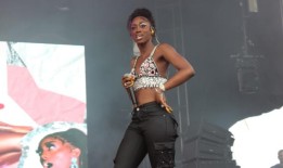 NPR的“Tiny Desk”节目展示了阿拉巴马州说唱歌手弗洛·米利