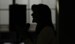 尼基·黑利并没有说奴隶制导致了内战现在她面临着强烈的反对