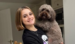 布里真德一家向在斯塔福德郡家中被发现死亡的“特殊女儿和妹妹”致敬